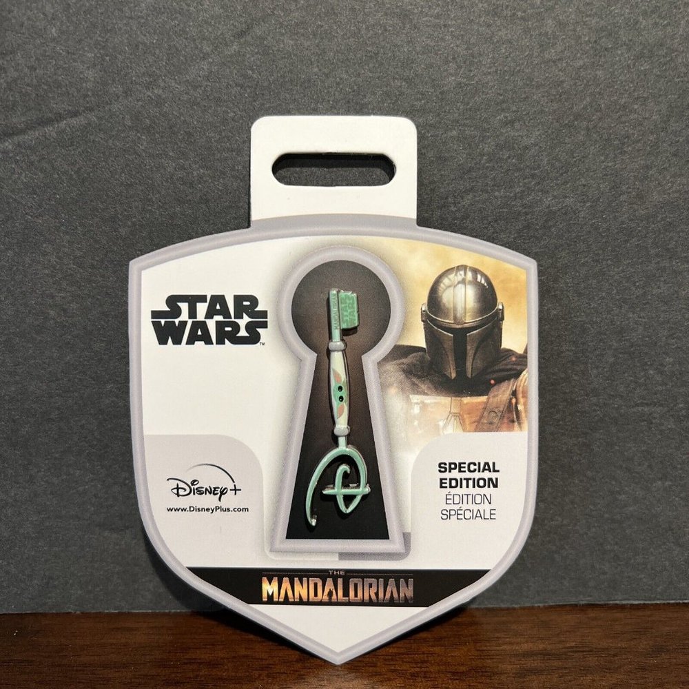 Disney The Child Collectible Key Pin Star Wars:The Mandalorian Yoda SE 2020